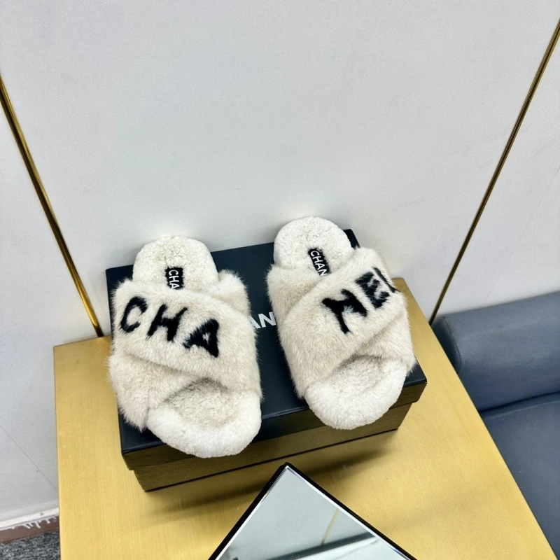 EasyMatch Chxnxl Slippers 126608