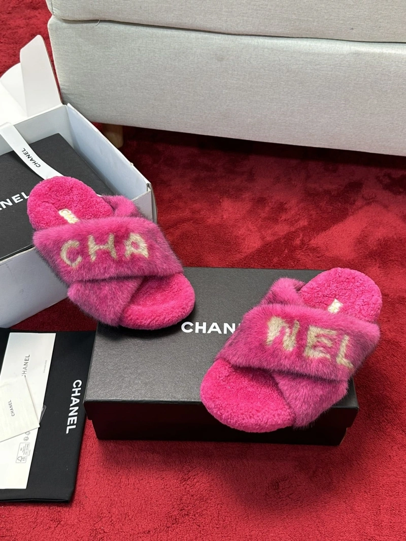 Sleek Chxnxl Slippers 126606