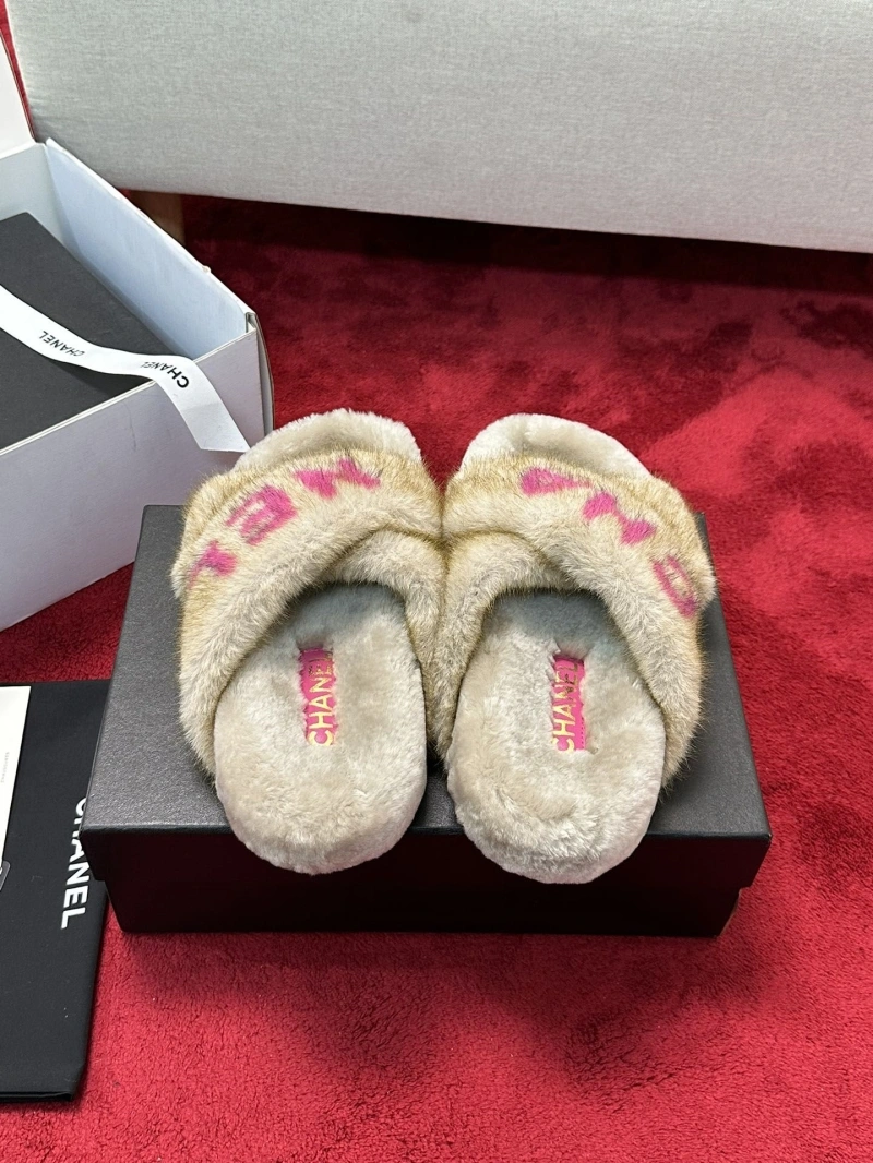 Sleek Chxnxl Slippers 126604