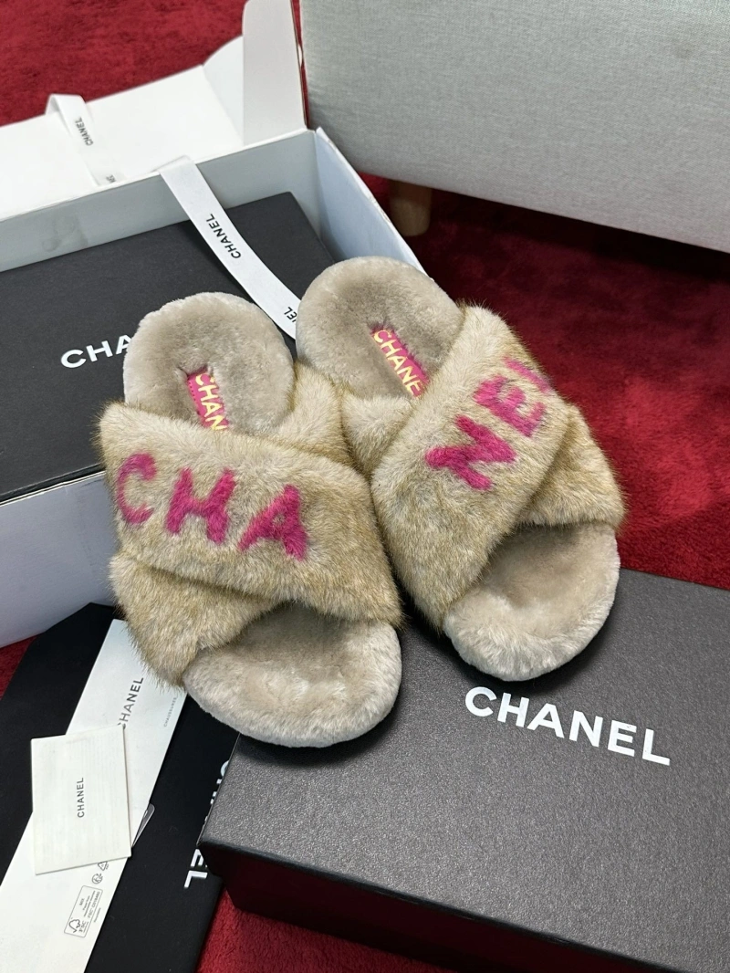Sleek Chxnxl Slippers 126604