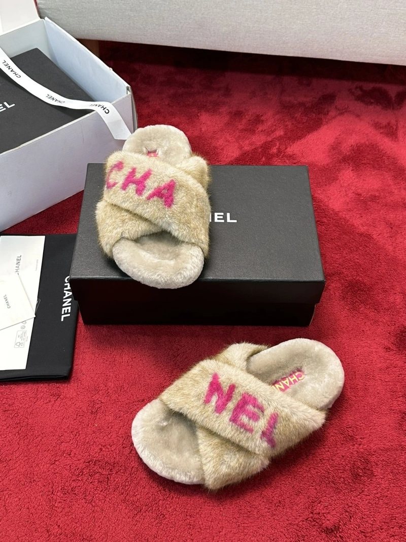 Sleek Chxnxl Slippers 126604