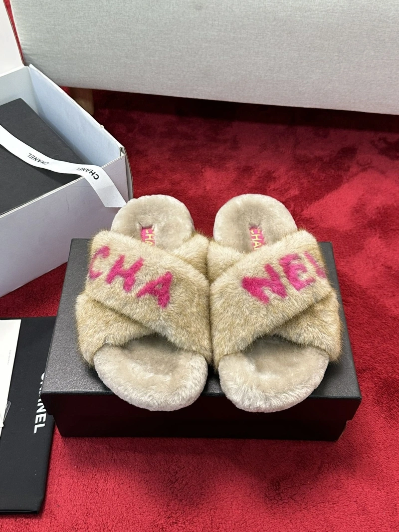 Sleek Chxnxl Slippers 126604