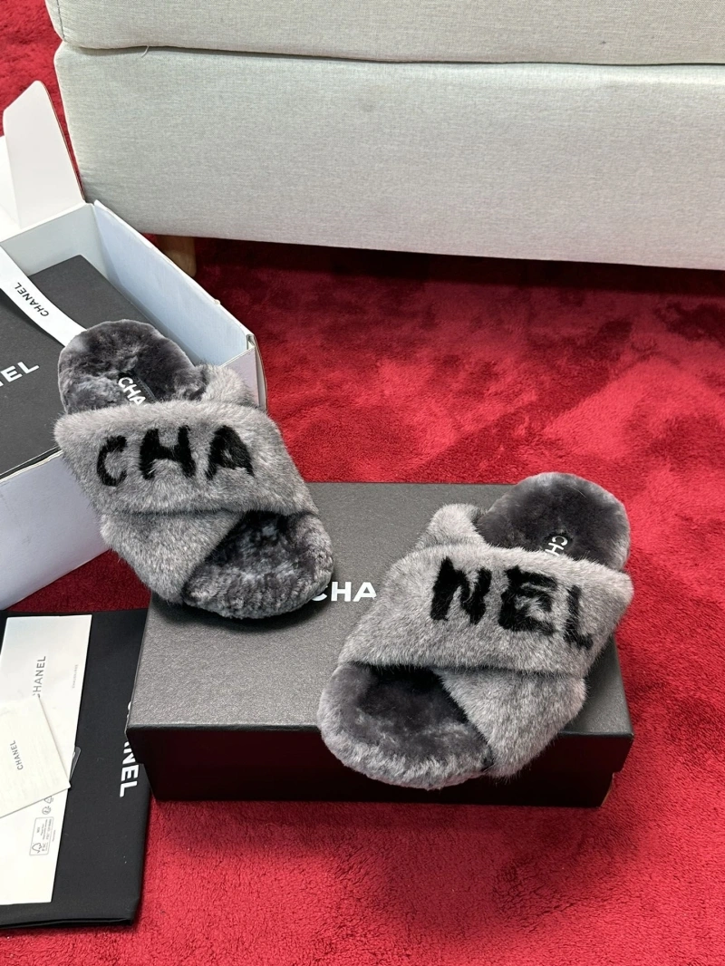 Durable Chxnxl Slippers 126605