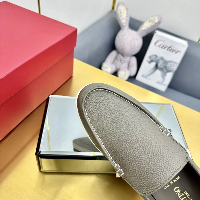Flexible Vxlxntino Leather Shoes 231333