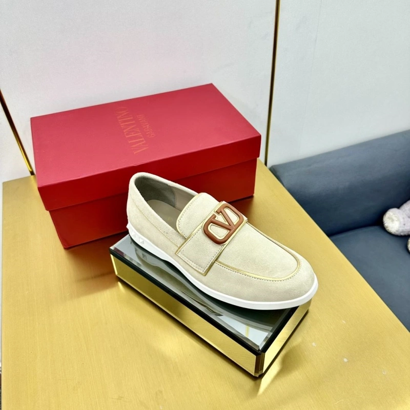 Fashionable Vxlxntino Leather Shoes 231323