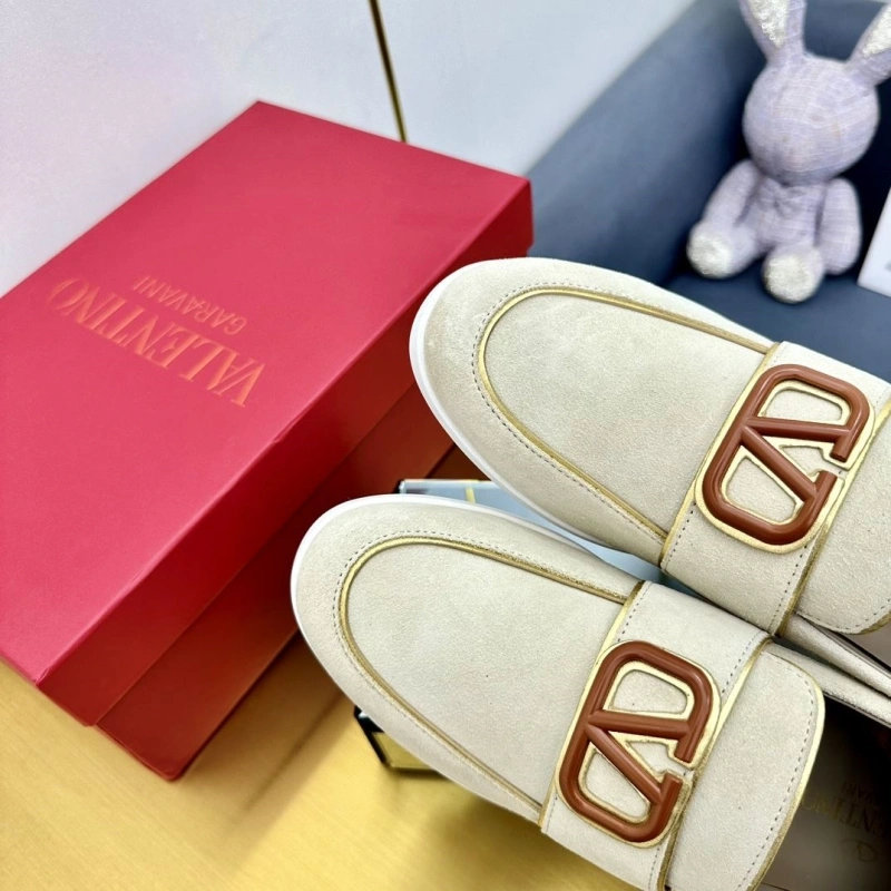 Fashionable Vxlxntino Leather Shoes 231323