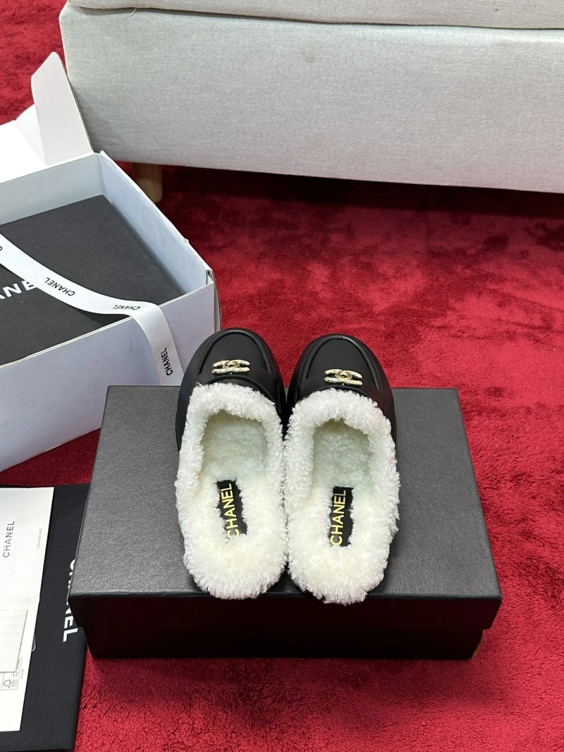Bright Chxnxl Slippers 126594