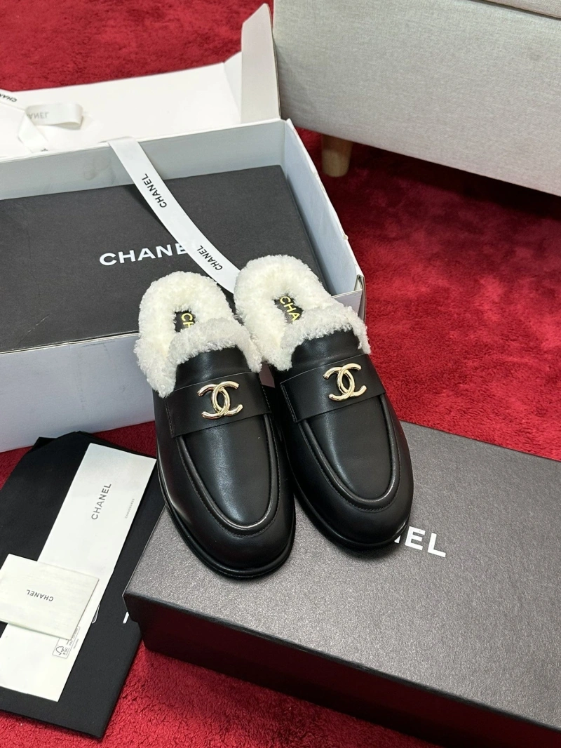 Bright Chxnxl Slippers 126594
