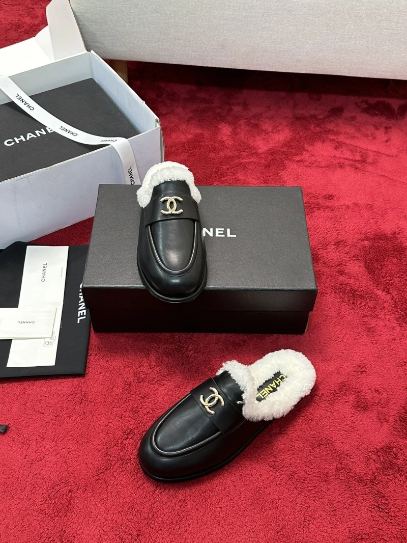 Bright Chxnxl Slippers 126594