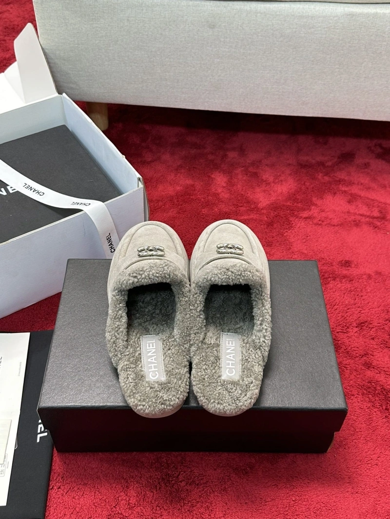 EasyMatch Chxnxl Slippers 126596