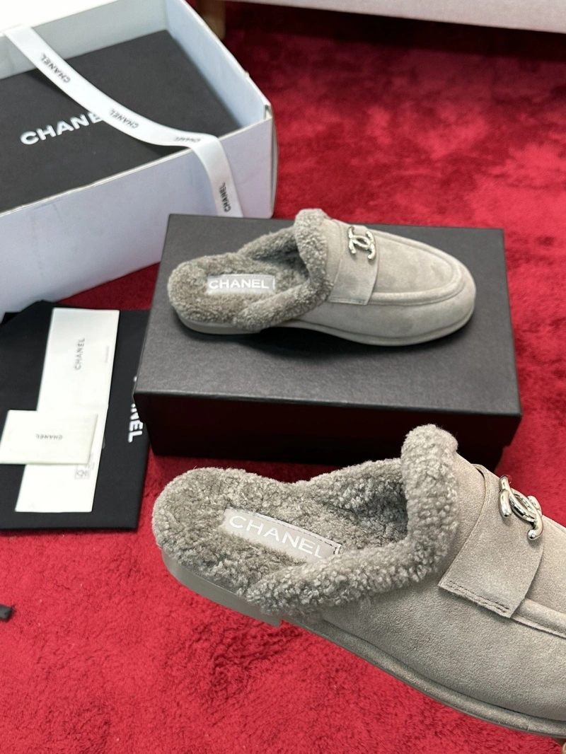 EasyMatch Chxnxl Slippers 126596