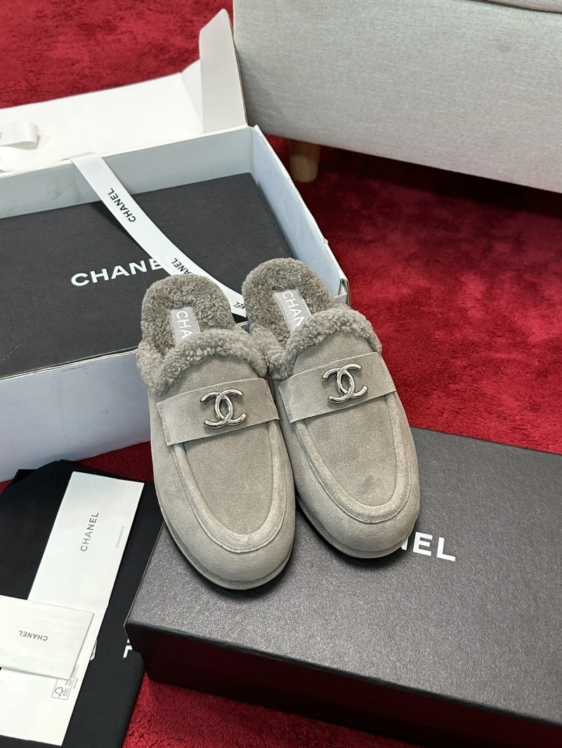 EasyMatch Chxnxl Slippers 126596