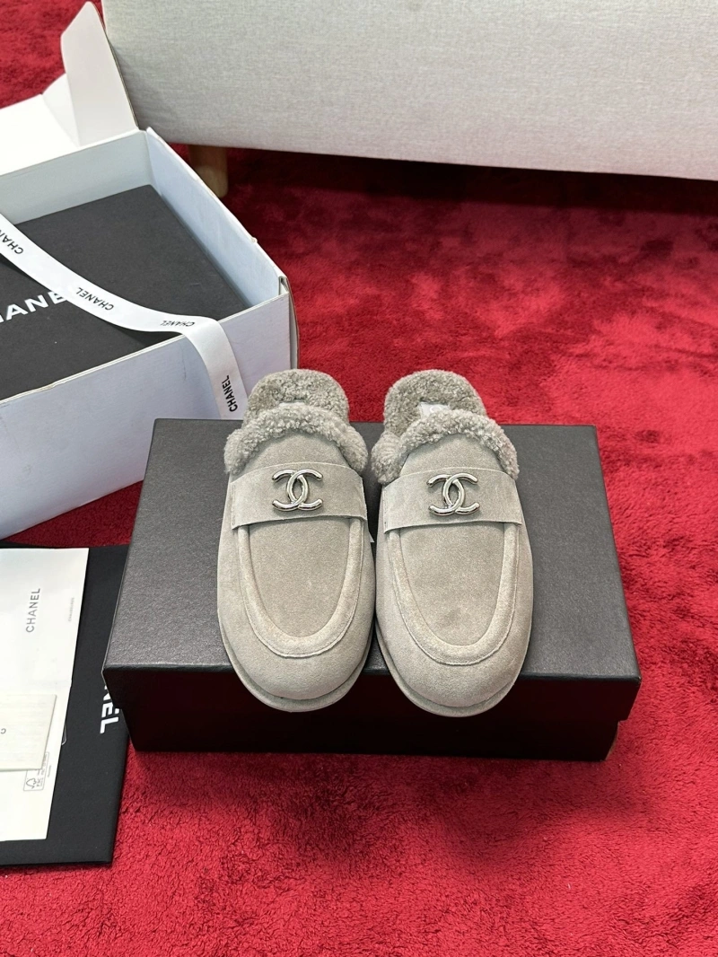 EasyMatch Chxnxl Slippers 126596