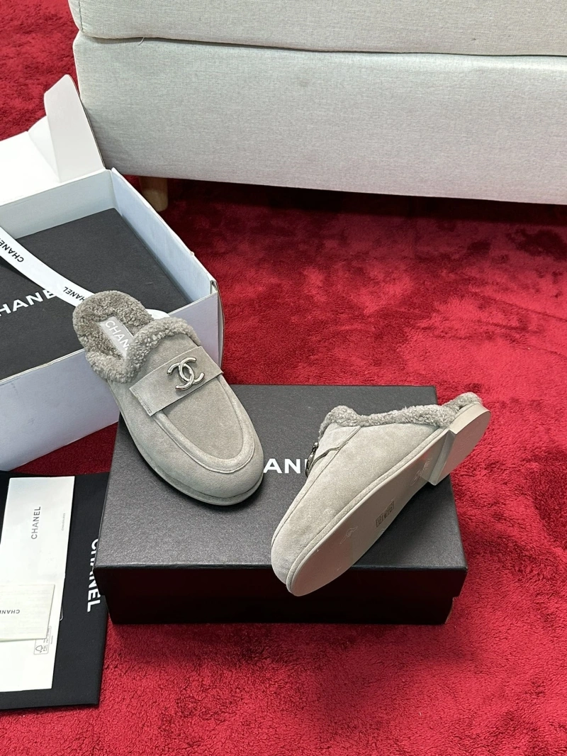 EasyMatch Chxnxl Slippers 126596