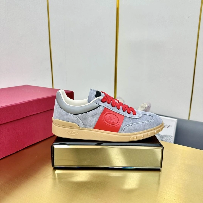 Versatile Vxlxntino Sneakers 231282