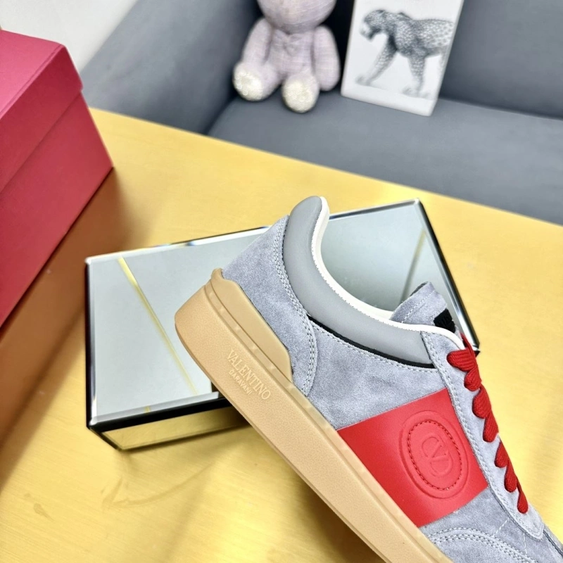 Versatile Vxlxntino Sneakers 231282