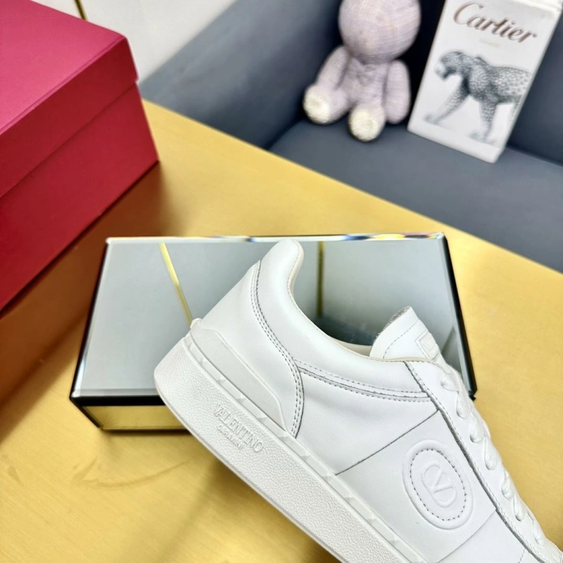 Bold Vxlxntino Sneakers 231279