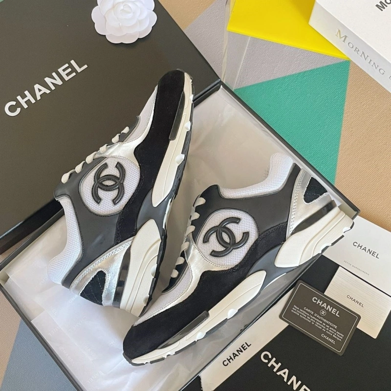 Bright Chxnxl Sneakers 132289