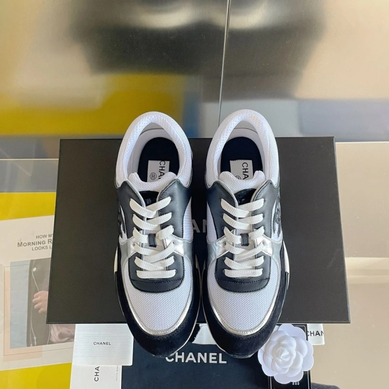 Bright Chxnxl Sneakers 132289