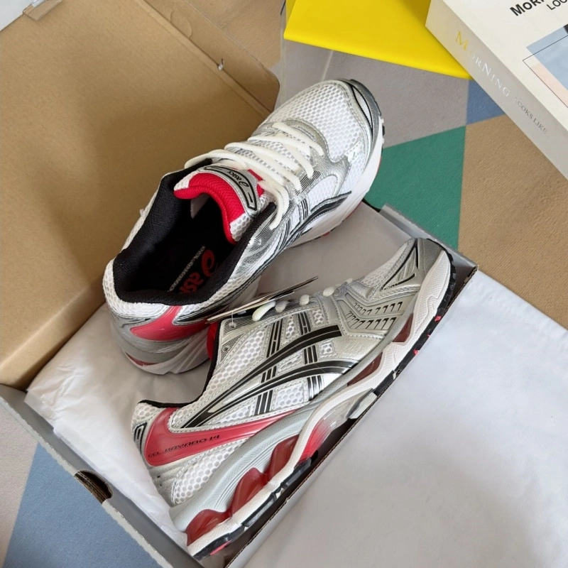 Versatile Othxr Sneakers 216443