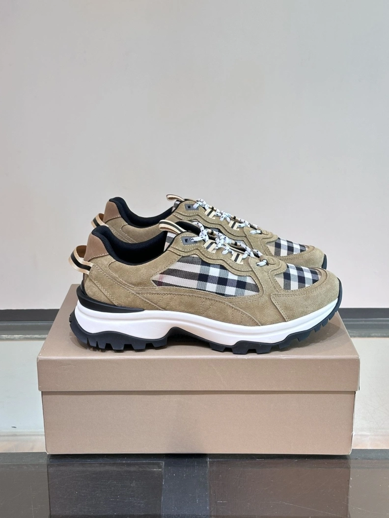 Fashionable Bxrbxrry Sneakers 114561