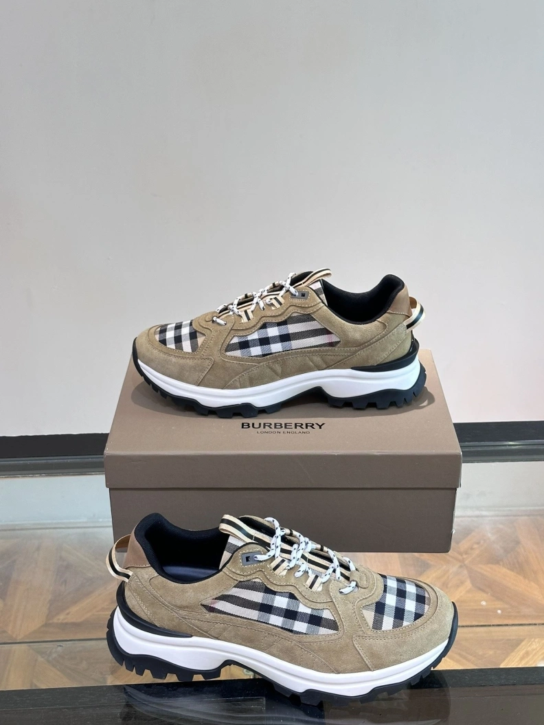 Fashionable Bxrbxrry Sneakers 114561