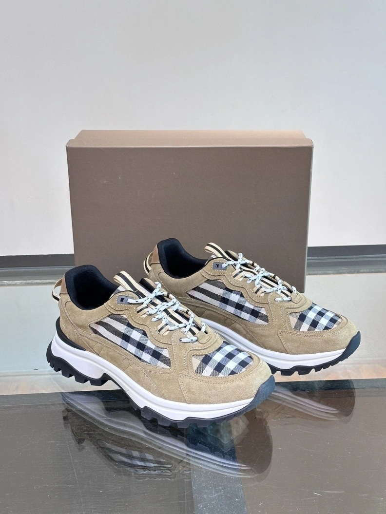 Fashionable Bxrbxrry Sneakers 114561
