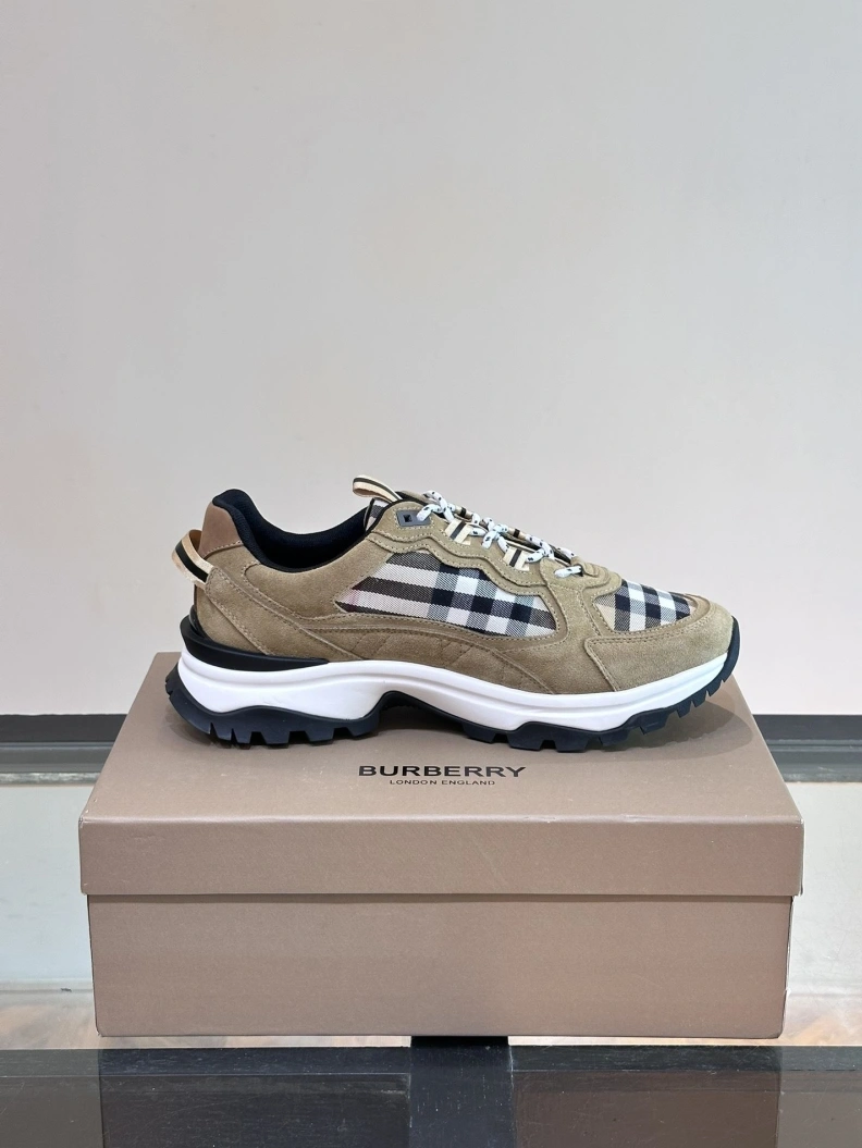 Fashionable Bxrbxrry Sneakers 114561
