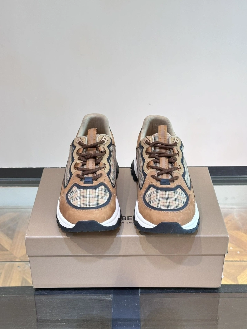 Flexible Bxrbxrry Sneakers 114569
