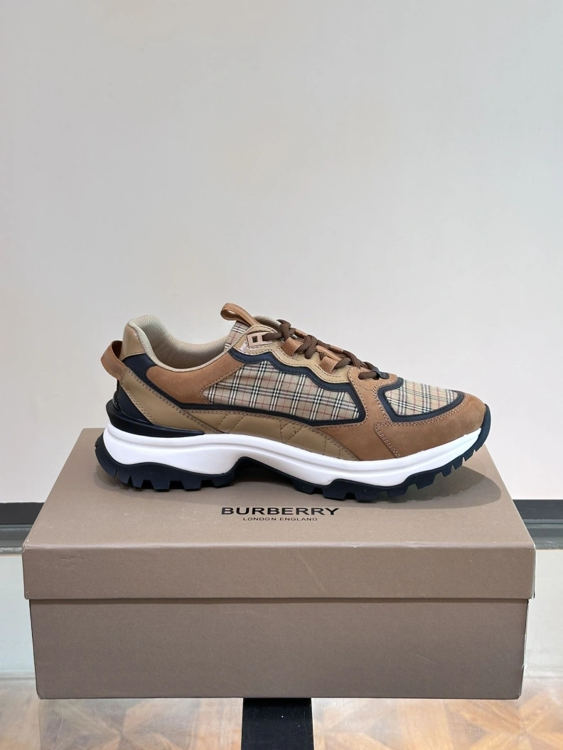 Flexible Bxrbxrry Sneakers 114569