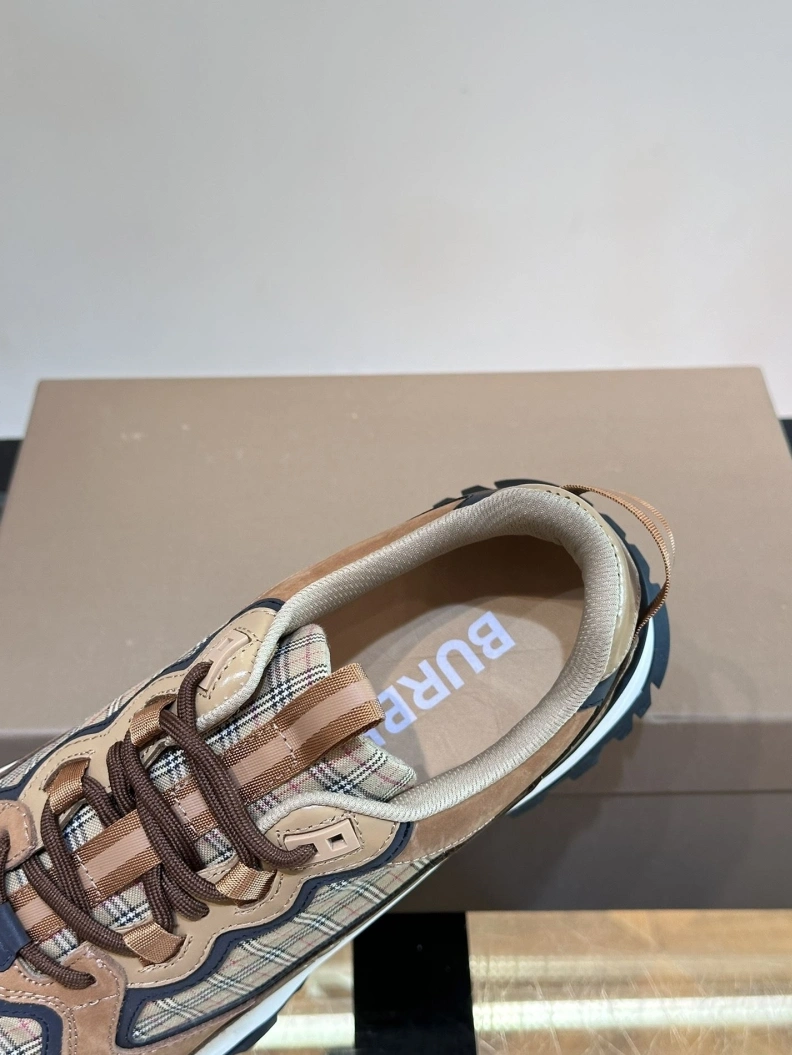 Flexible Bxrbxrry Sneakers 114569