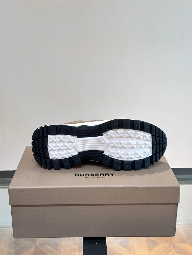Flexible Bxrbxrry Sneakers 114569