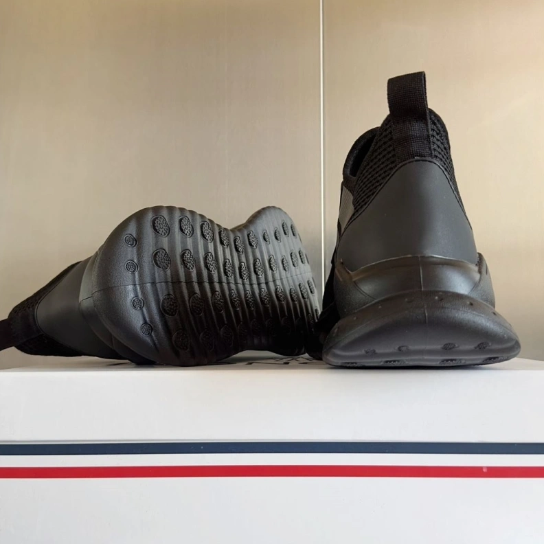 Flexible Mxnclxr Sneakers 197426