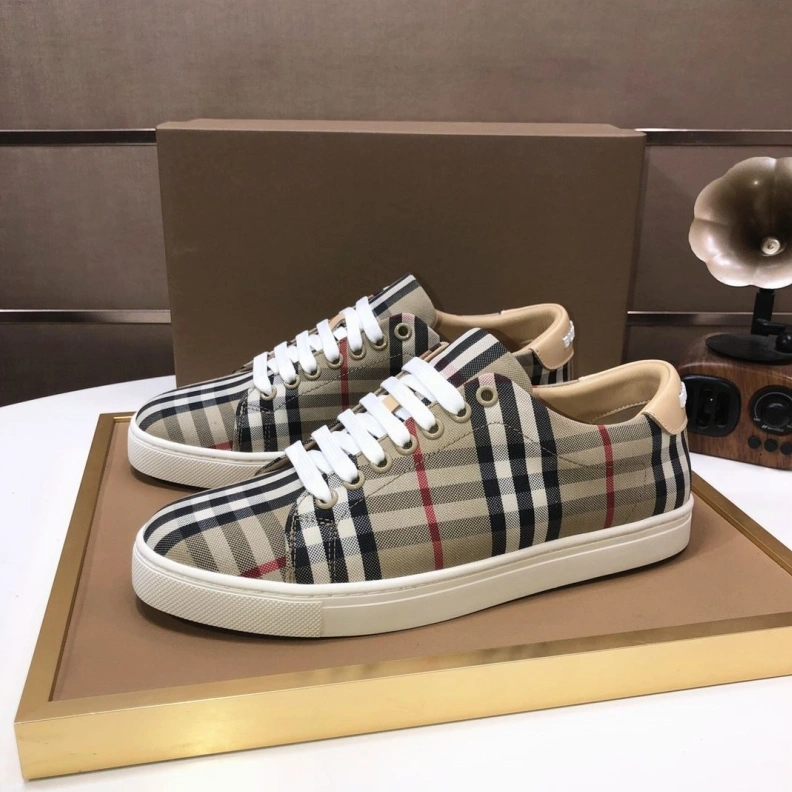 Cozy Bxrbxrry Sneakers 114576