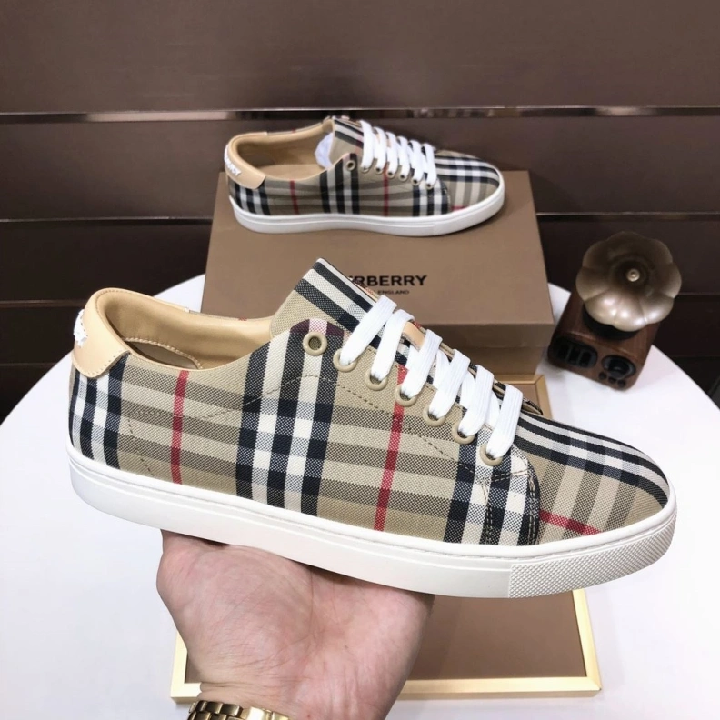 Cozy Bxrbxrry Sneakers 114576