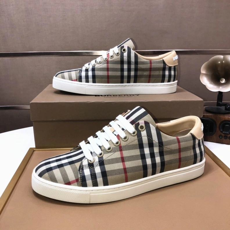 Cozy Bxrbxrry Sneakers 114576