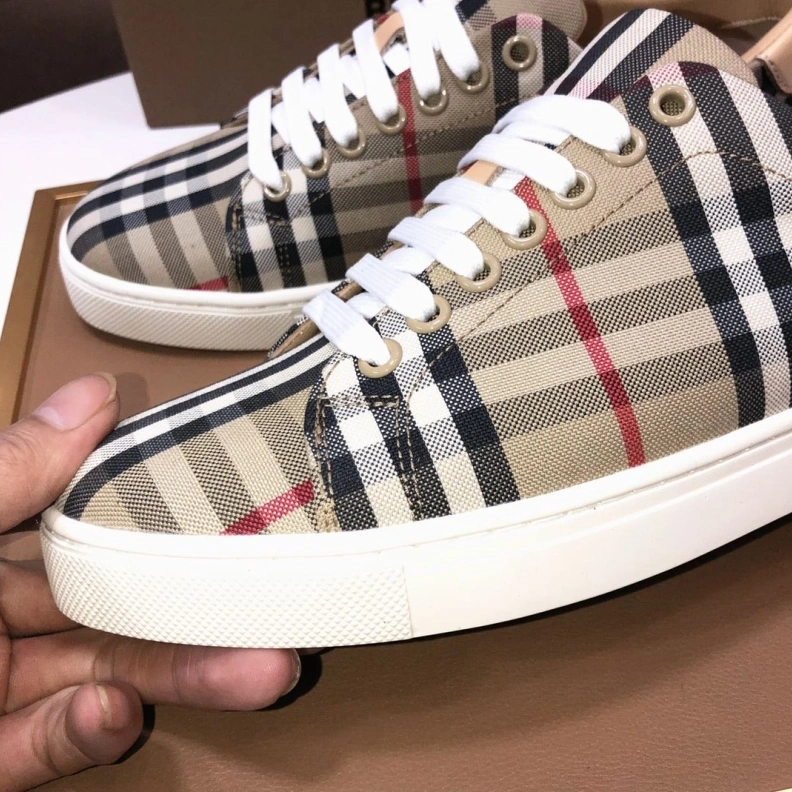 Cozy Bxrbxrry Sneakers 114576