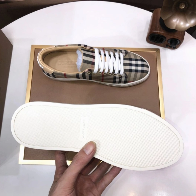 Cozy Bxrbxrry Sneakers 114576