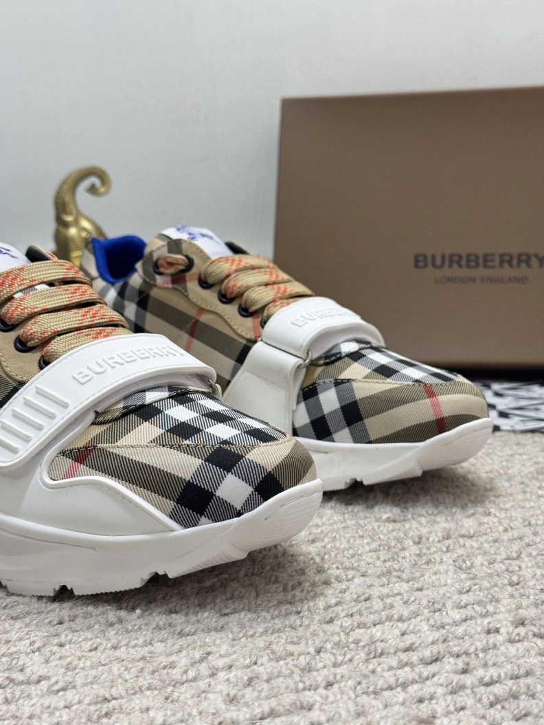 Popular Bxrbxrry Sneakers 114559