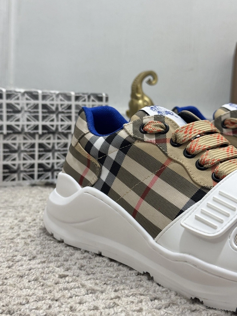 Popular Bxrbxrry Sneakers 114559