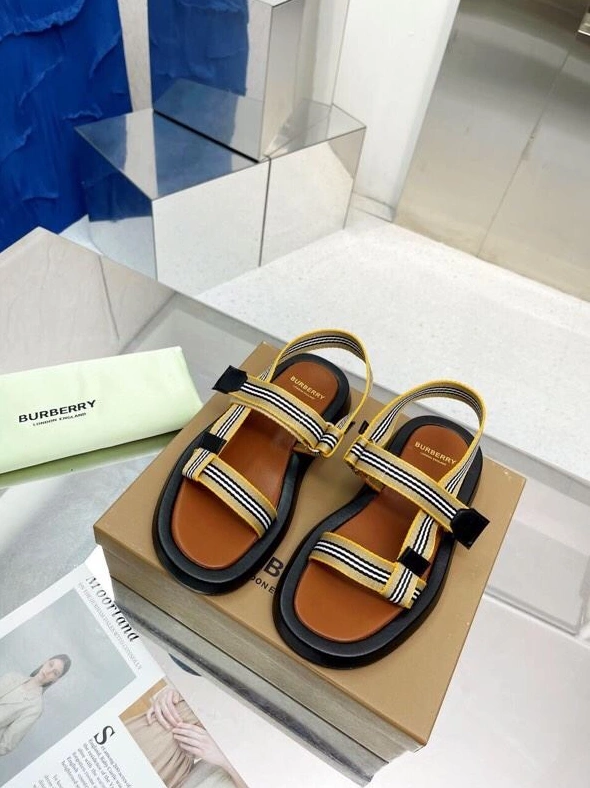UrbanStyle Bxrbxrry Sandals 114611