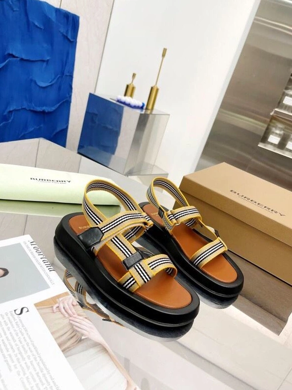 UrbanStyle Bxrbxrry Sandals 114611