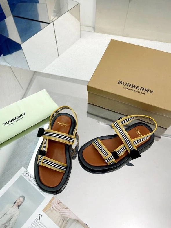 UrbanStyle Bxrbxrry Sandals 114611