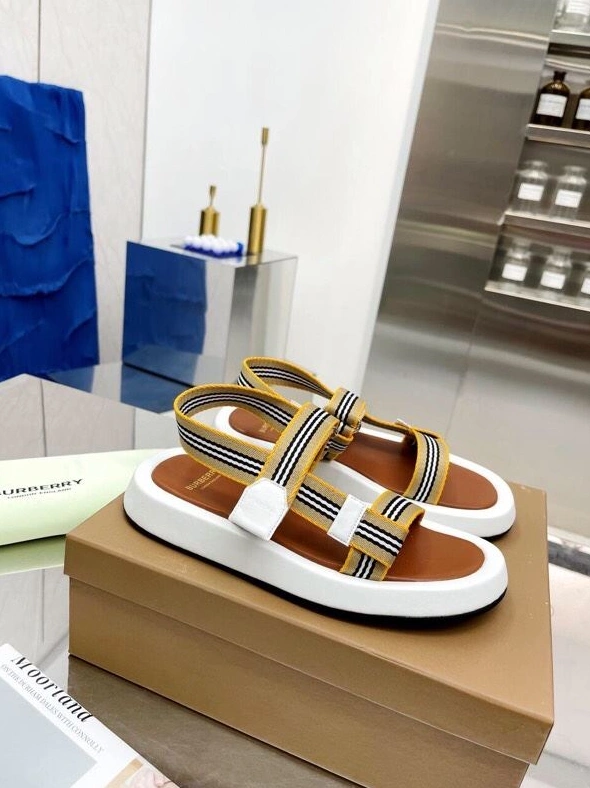 Sleek Bxrbxrry Sandals 114606