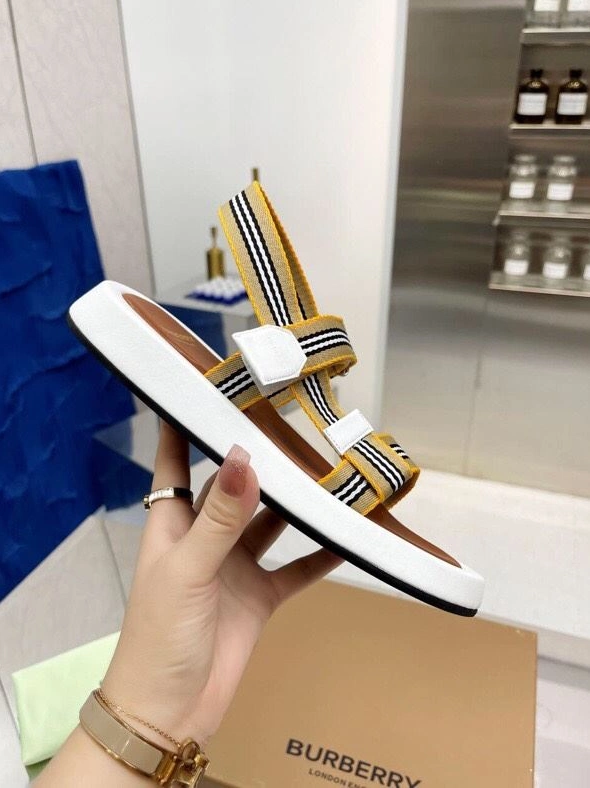 Sleek Bxrbxrry Sandals 114606