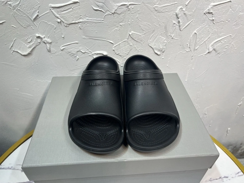 Bxlxnciaga Slippers Sophisticated 109310