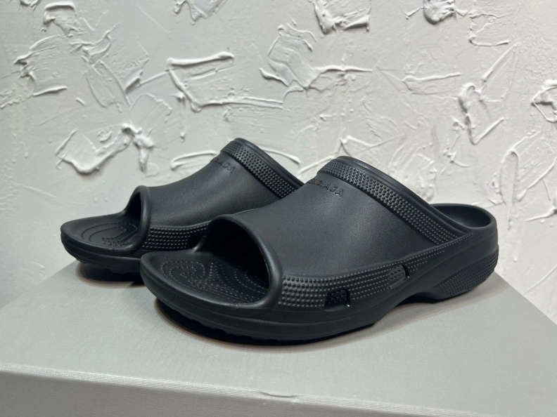Bxlxnciaga Slippers Sophisticated 109310