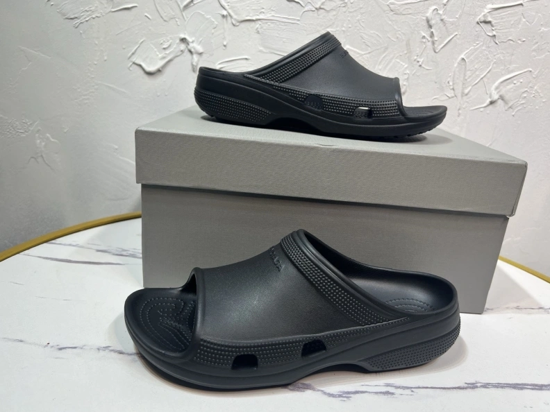 Bxlxnciaga Slippers Sophisticated 109310