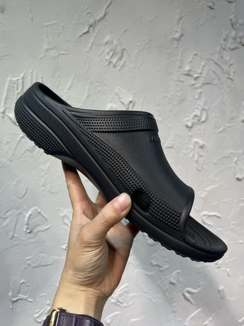Bxlxnciaga Slippers Sophisticated 109310