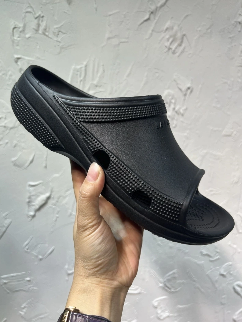 Bxlxnciaga Slippers Sophisticated 109310